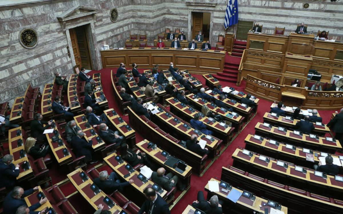 LIVE η τρίτη ημέρα συζήτησης για την πρόταση δυσπιστίας στη Βουλή