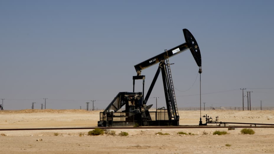 Το Μεσανατολικό ανεβάζει το πετρέλαιο, παρά τα ενισχυμένα αποθέματα