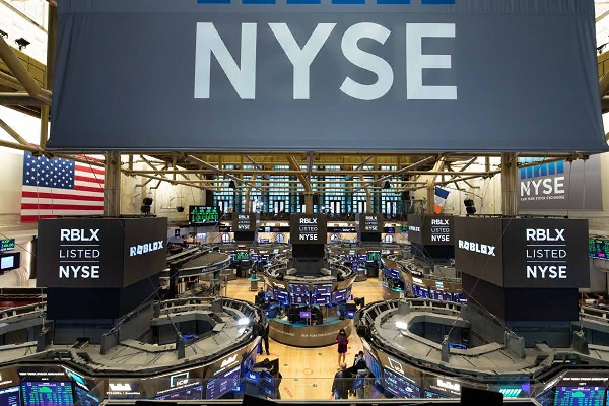 Wall Street: Επιστροφή στα κέρδη με αρωγό την απασχόληση