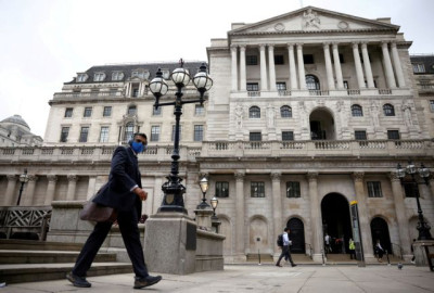 BoE: Εξετάζει τη μεγαλύτερη αύξηση επιτοκίων στα τελευταία 33 χρόνια