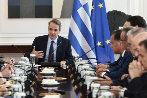Μητσοτάκης απαντά σε Σαμαρά για Chevron: Ας μην ταράζονται οι… επαγγελματίες ανησυχούντες