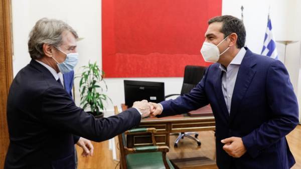 Συνάντηση Τσίπρα-Σασόλι: Ευκαιρία των προοδευτικών δυνάμεων να πρωτοστατήσουν στην Ευρώπη