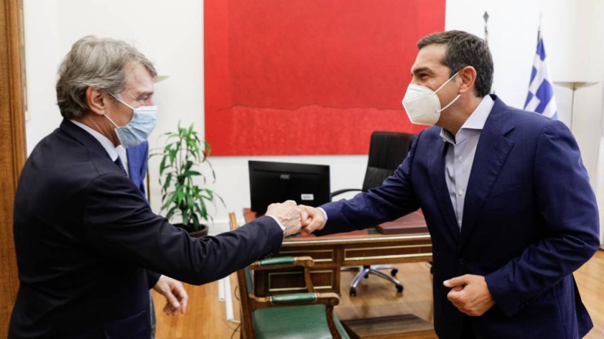 Συνάντηση Τσίπρα-Σασόλι: Ευκαιρία των προοδευτικών δυνάμεων να πρωτοστατήσουν στην Ευρώπη