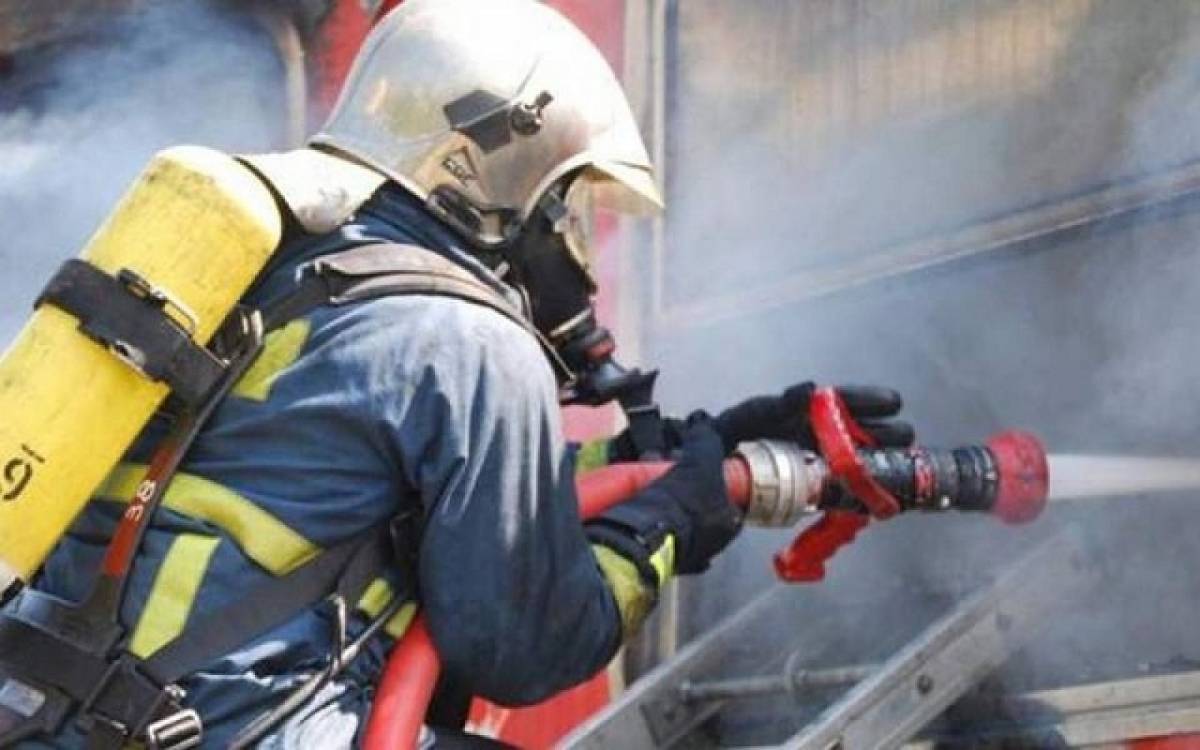 Φωτιά ξέσπασε σε βιοτεχνία στην Μεταμόρφωση