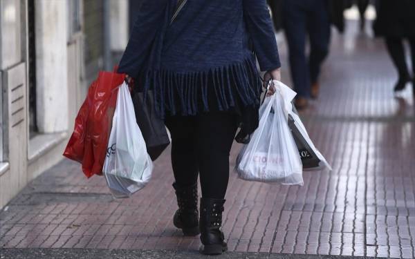 ΙΕΛΚΑ: Μειωμένη κατά 98,6% η χρήση πλαστικής σακούλας το 2019