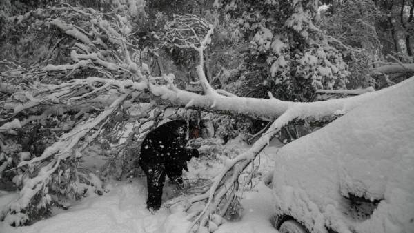 «Μήδεια»: Χωρίς ρεύμα 250.000 νοικοκυριά-Θα πάρει μέρες η αποκατάσταση (vids)