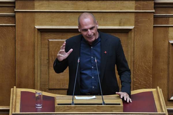 Βαρουφάκης, ο μεγάλος κοινοβουλευτικός πονοκέφαλος του Τσίπρα