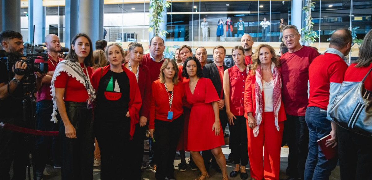 Ευρωκοινοβούλιο: «Κόκκινη» συμβολική διαμαρτυρία για τον πόλεμο στη Γάζα
