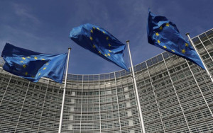 Κομισιόν: Προωθεί τα αποξηραμένα έντομα ως συστατικά διατροφής!