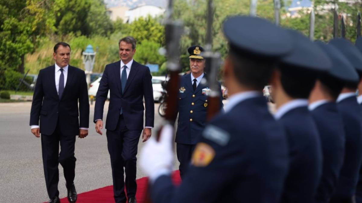 Στο υπουργείο Εθνικής Άμυνας ο Κυριάκος Μητσοτάκης