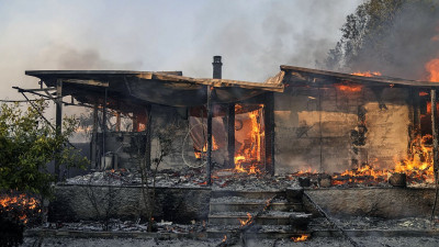 Φωτιές Αττικής: Ξεκινούν οι αιτήσεις πρώτης αρωγής για τους πληγέντες