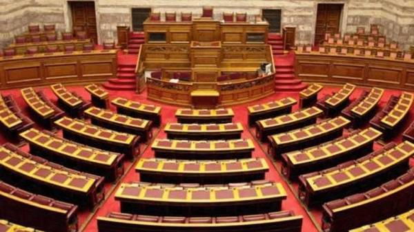 Βουλή: Υπερψηφίστηκε το νομοσχέδιο για το Μάτι