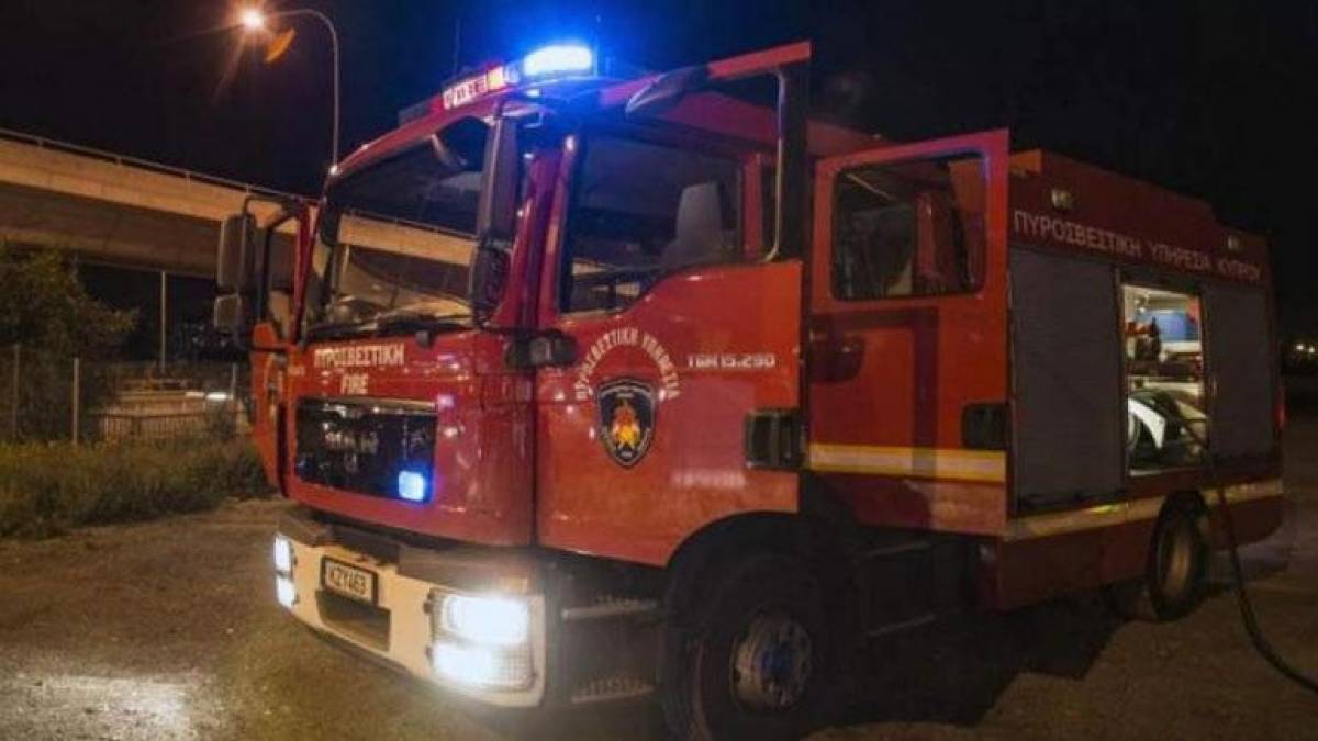Φωτιά στο παλιό εργοστάσιο της ΑΓΝΟ