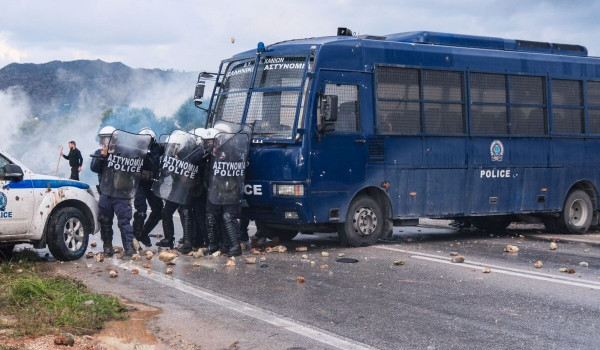 ΕΛΑΣ: Ψευδή τα δημοσιεύματα για πλαστικές σφαίρες στα επεισόδια με τους αγρότες στην Κρήτη