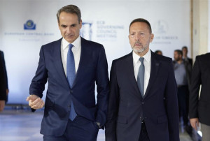 Πόσα περιθώρια έχει ο Μητσοτάκης να δυσαρεστήσει το Κέντρο;