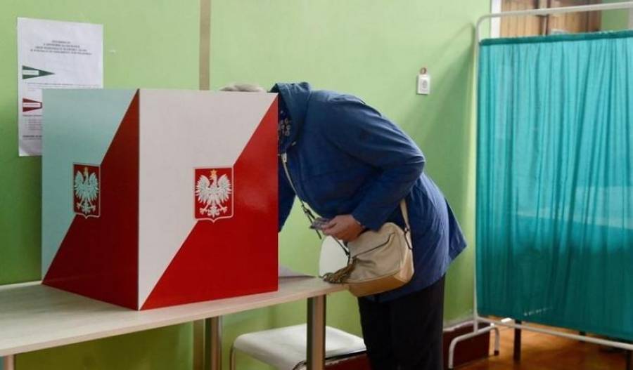 Εκλογές στην Πολωνία: Φαβορί οι κυβερνώντες-Οι ελπίδες της αντιπολίτευσης