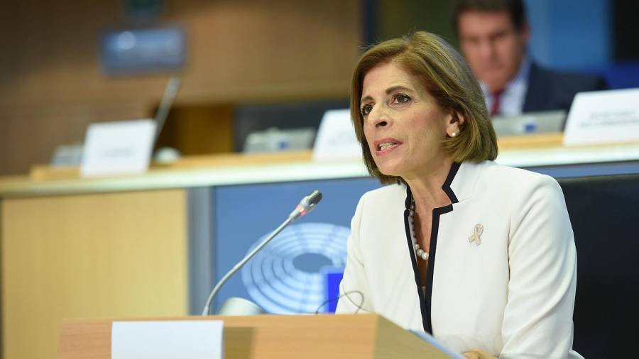 Ευρωκοινοβούλιο: Επαναφορά των κατηγοριών για διαφθορά, εναντίον της Επιτρόπου Κυριακίδου!
