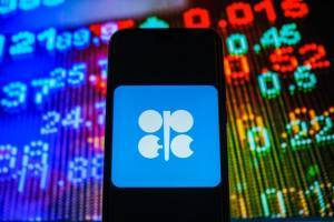 OPEC+: Συμφωνία για σταδιακή χαλάρωση των περικοπών στην παραγωγή πετρελαίου