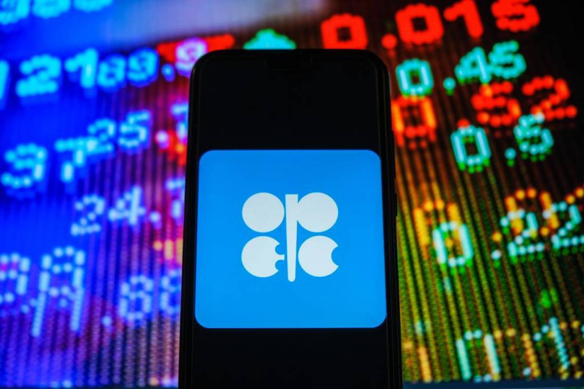 OPEC+: Συμφωνία για σταδιακή χαλάρωση των περικοπών στην παραγωγή πετρελαίου