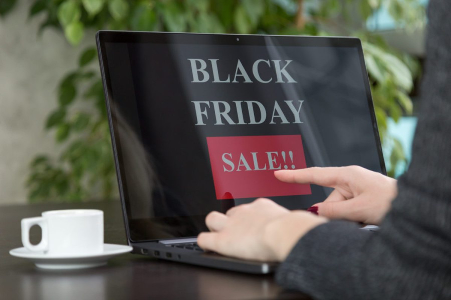 Απάτες στις online αγορές: Οι Έλληνες χάνουν χρήματα κυνηγώντας τις προσφορές της Black Friday