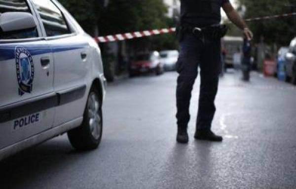 Έφοδος ληστών...με αυτοκίνητο σε πρατήριο στη Γλυφάδα