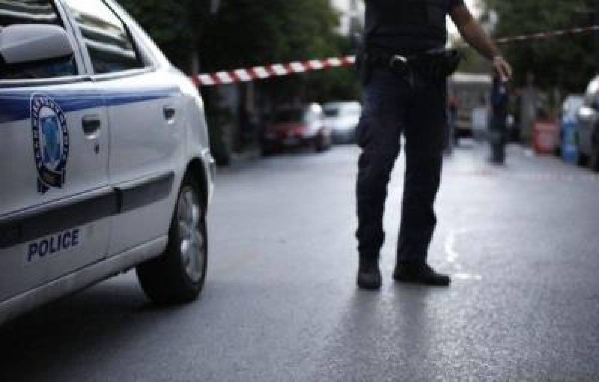 Έφοδος ληστών...με αυτοκίνητο σε πρατήριο στη Γλυφάδα