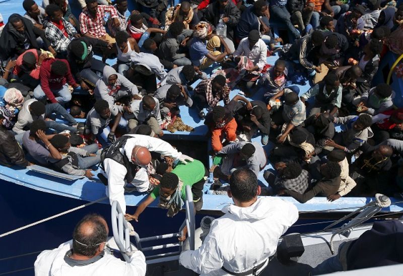 «Όπλα, κράνη, παλάσκες...» για το μεταναστευτικό