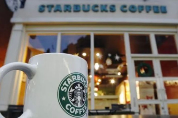 Starbucks: Επιστρέφουν στη Ρωσία-Είχαν αποχωρήσει λόγω της εισβολής στην Ουκρανία