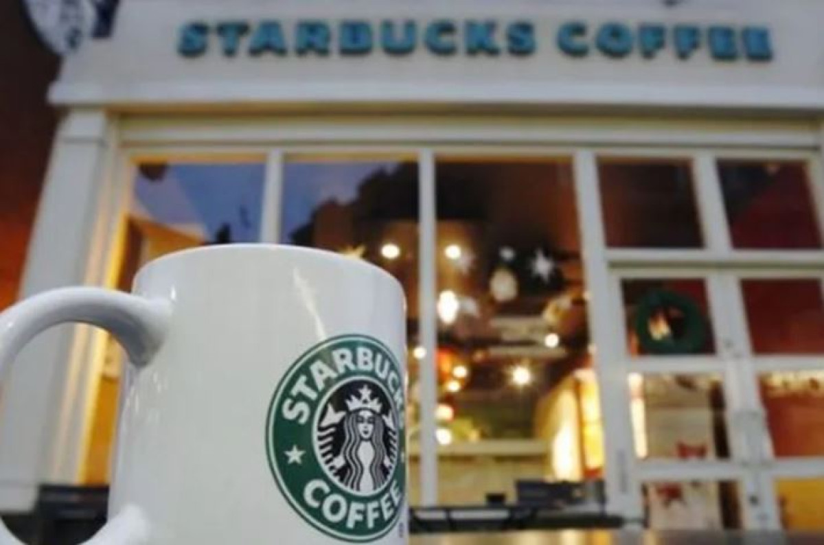 Starbucks: Επιστρέφουν στη Ρωσία-Είχαν αποχωρήσει λόγω της εισβολής στην Ουκρανία