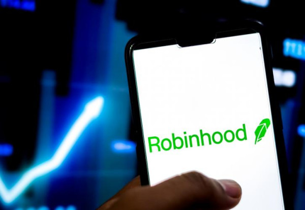 Alphabet: Πούλησε το 90% του μεριδίου της στη Robinhood