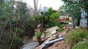Προληπτική εκκένωση κατοικιών κοντά στο ρέμα Πικροδάφνης
