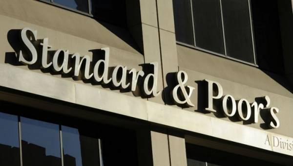 «Ποδαρικό» της S&amp;P στις αξιολογήσεις της Ελλάδας