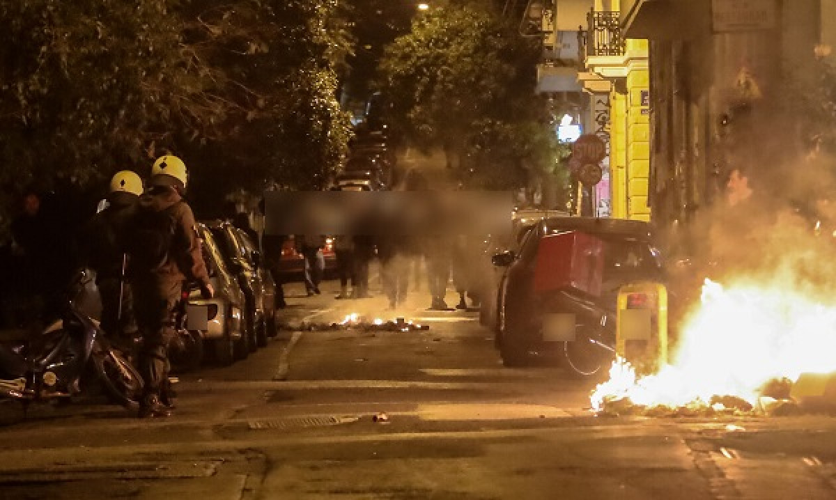 Νύχτα έντασης στα Εξάρχεια- Καταγγελία για σοβαρό ξυλοδαρμό 16χρονης