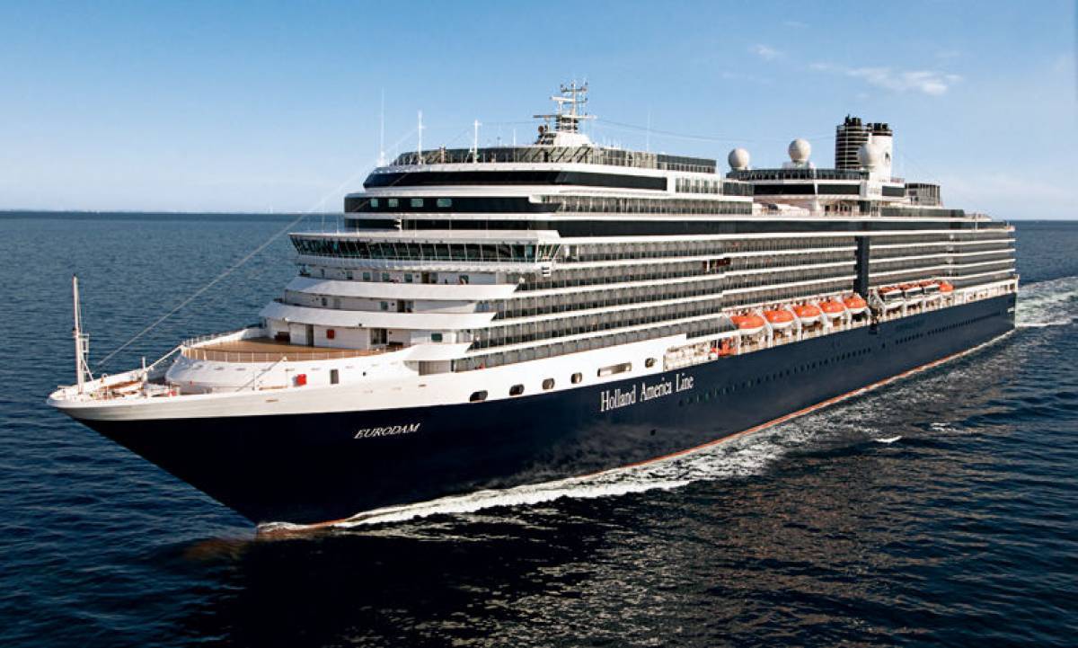 Το κρουαζιερόπλοιο Holland America παρέχει προσωρινή στέγαση σε Ουκρανούς