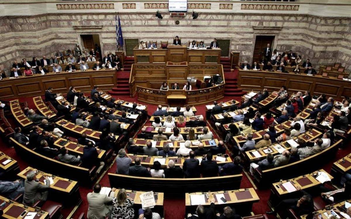 Τα μεσάνυχτα πέφτει η αυλαία για την ψήφο εμπιστοσύνης