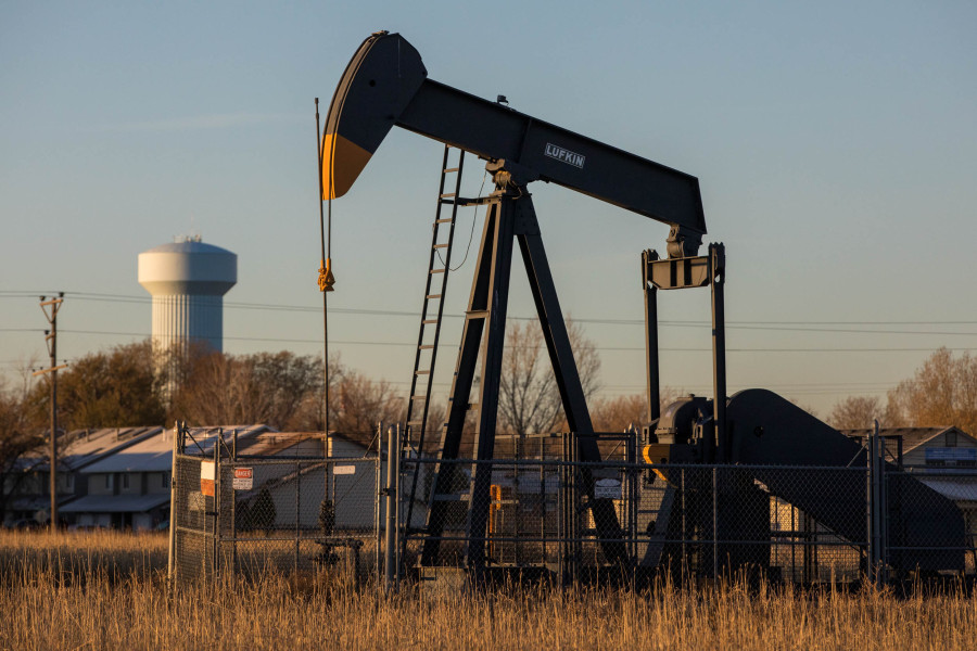 Απώλειες για πετρέλαιο και αέριο-Ζήτηση, αποθέματα και επιτόκια στο επίκεντρο