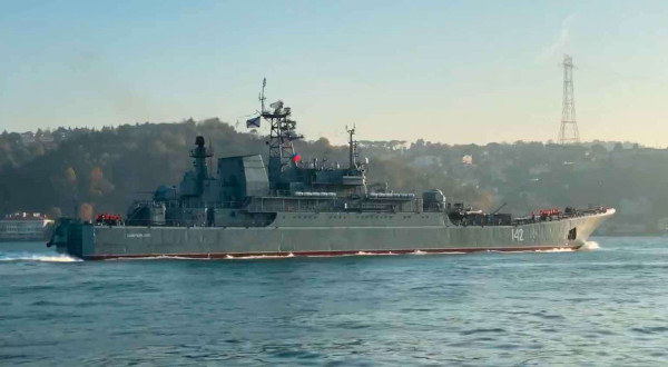 Η Ρωσία αποσύρει πλοία της από τη Μαύρη Θάλασσα