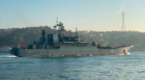 Η Ρωσία αποσύρει πλοία της από τη Μαύρη Θάλασσα