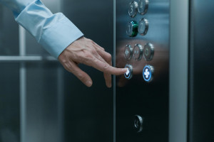 Σε λειτουργία η νέα πλατφόρμα για την ηλεκτρονική απογραφή όλων των ανελκυστήρων της χώρας - Η προθεσμία
