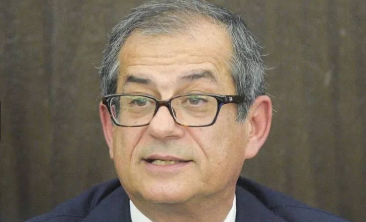 Ιταλός ΥΠΟΙΚ: Θα μειώσουμε τους φόρους της μεσαίας τάξης