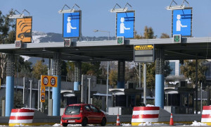 Κυβέρνηση: Καλείται να λύσει το «γόρδιο δεσμό» των διοδίων