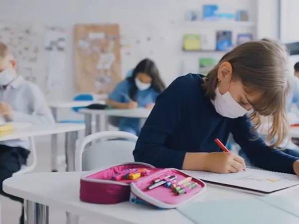 Εισήγηση ΕΚΠΑ για τα σχολεία: Μάσκα και καλός εξαερισμός