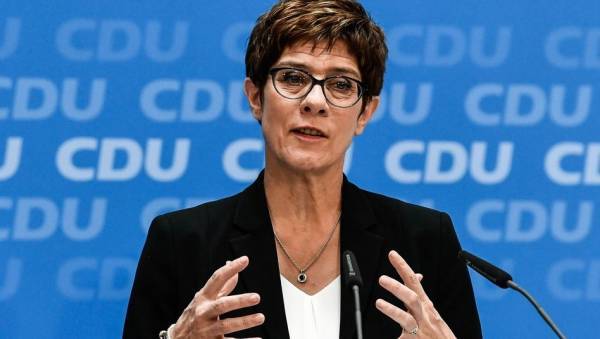 Γερμανία: Η Ανεγκρέτ Κραμπ- Κάρενμπάουερ δεν θα διεκδικήσει την καγκελαρία