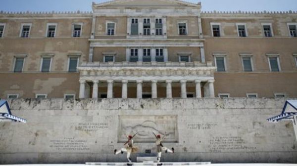 Πολεμικό κλίμα στη Βουλή