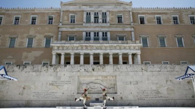 Πολεμικό κλίμα στη Βουλή