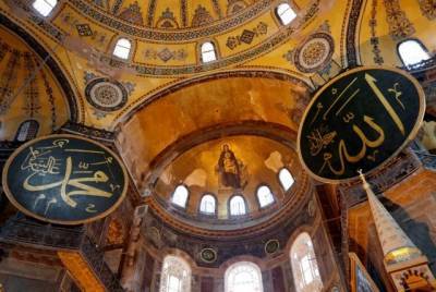 Τζαμί ξανά η Αγιά Σοφιά: Η πρώτη προσευχή