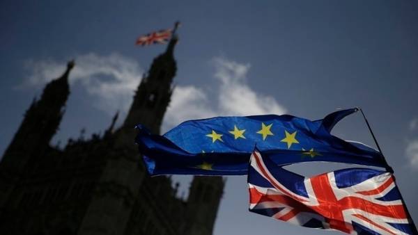 Brexit: Ξεκινούν εκ νέου οι διαπραγματεύσεις για την εμπορική συμφωνία