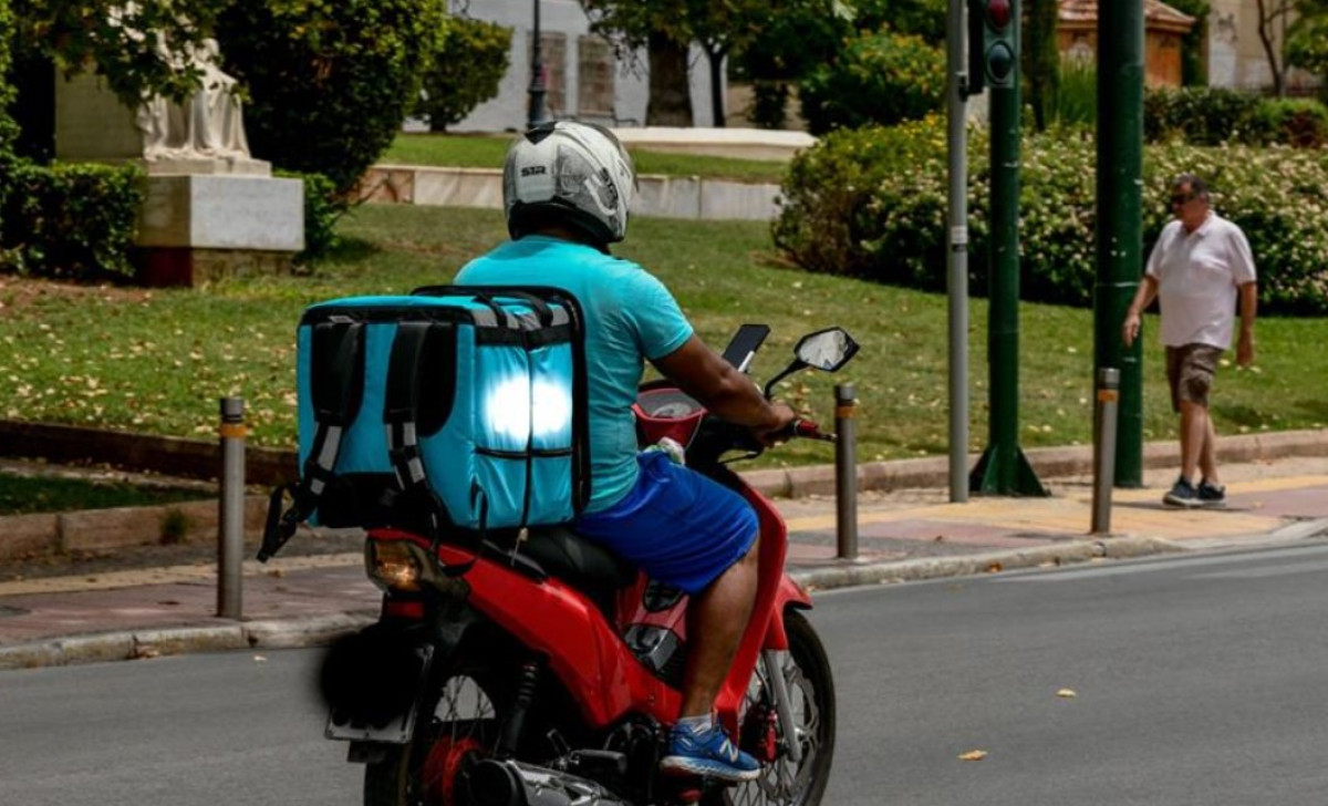 Καύσωνας: Απαγόρευση delivery και εξωτερικών εργασιών μεταξύ 12:00-17.00