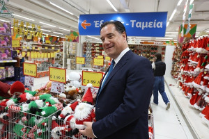 Γεωργιάδης για καλάθι του νοικοκυριού: «Υπόστεγο» μέσα σε μία θύελλα