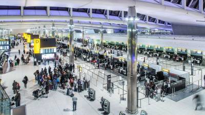 Εγκλωβισμένοι στο αεροδρόμιο Heathrow του Λονδίνου 35 Έλληνες